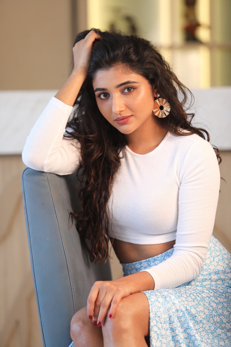 Mirnaa tweet media
