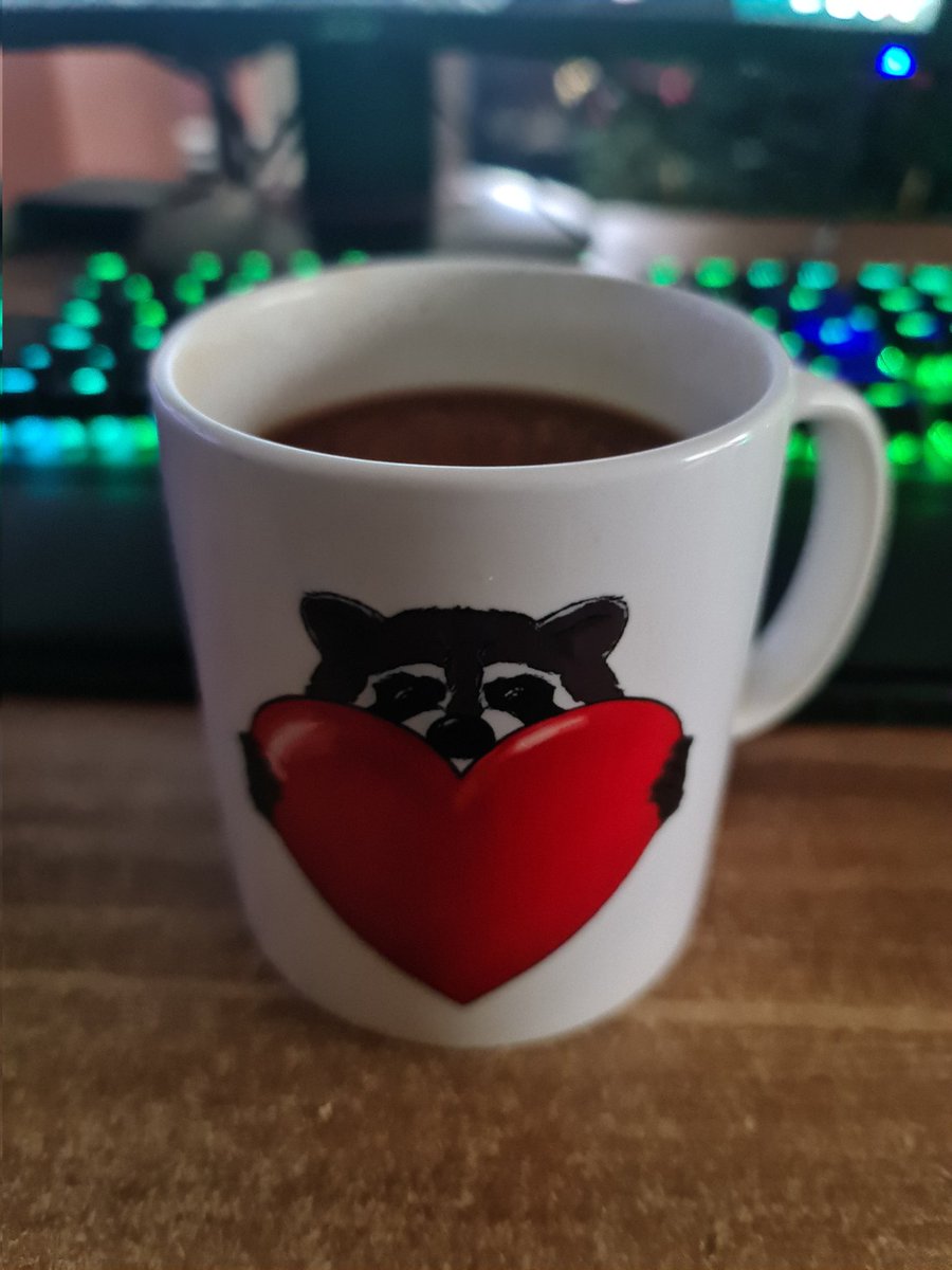 Bomberjoe89's tweet photo. Es gibt nichts besseres als das neue Jahr mit einem Kaffee aus dieser Tasse zu beginnen 
(Schöne Erinnerungen an vergangene Zeiten)
@mari_mkay 

Euch allen ein frohes und erfolgreiches neues Jahr 2022 🥳 https://t.co/jaJgFlhKsE