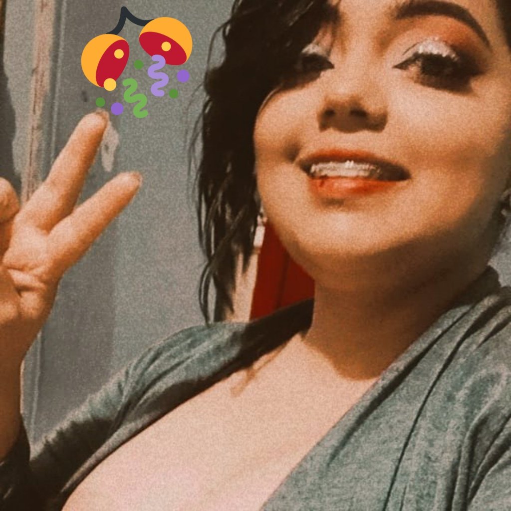 MaariR97's tweet photo. Feliz año 🎊 https://t.co/6XS68kEsiy