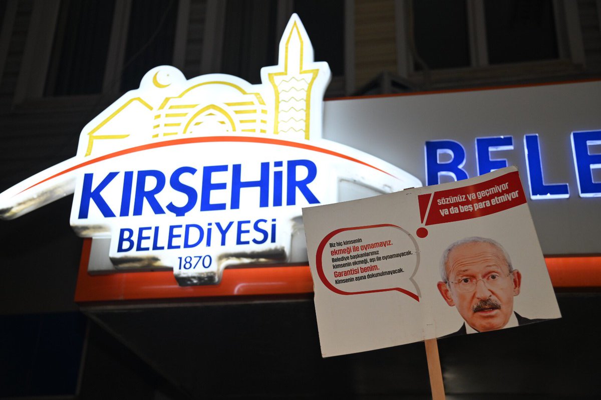 #KırşehirBelediye başkanı <a href="/EkiciogluSlhttn/">Selahattin Ekicioğlu</a> 
Sen ve senin gibi zulmeden belediye başkanlarına ikaz ediyorum!

Ya sözünüzde durun
Ya da sen
döne döne işten atarsan 
Bizde hukukla, mücadeleyle
vura vura hakkımızı alırız!

#2022SözleşmeliEylemde