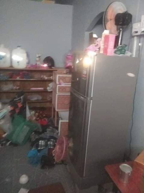 Since Dec15, Fighting broke out in LayKayKaw MyotThit, Myawaddy bet SAC Council and Anti-Coup forces,forcing locals to flee.SAC broke into the houses and looted vehicles from LayKayKaw, MaeWarKhee and PaHikalaw. #2022Jan1Coup #WhatsHappeningInMyanmar