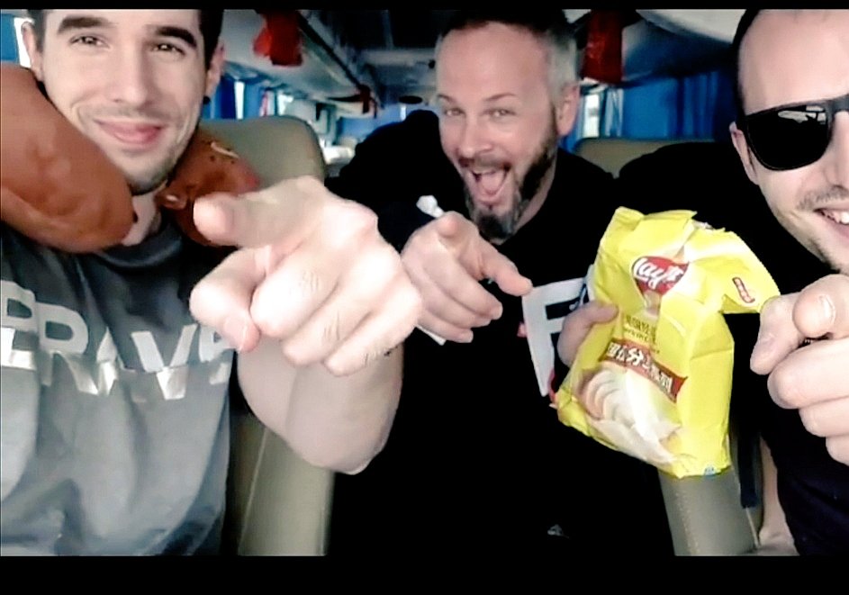 Happy New Year to all of you amazing people! Thank you for the overwhelming support, all the streams, shares, follows! Here's to an even more amazing new year, for everyone!🎉🔥
#chasingnord #happynewyear #altrock #thankyou