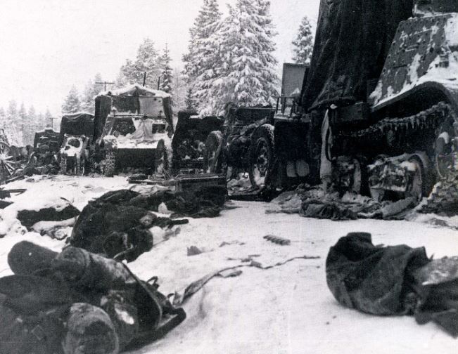 DefensaCom's tweet photo. Finlandia, 1939-40, fotografías de la “Guerra de invierno”
https://t.co/PPJicptxot
#ayernoticiahoyhistoria #revistadefensa #defensa #segundaguerramundial #guerra #conflicto #finlandia https://t.co/DfRIPwEvM7