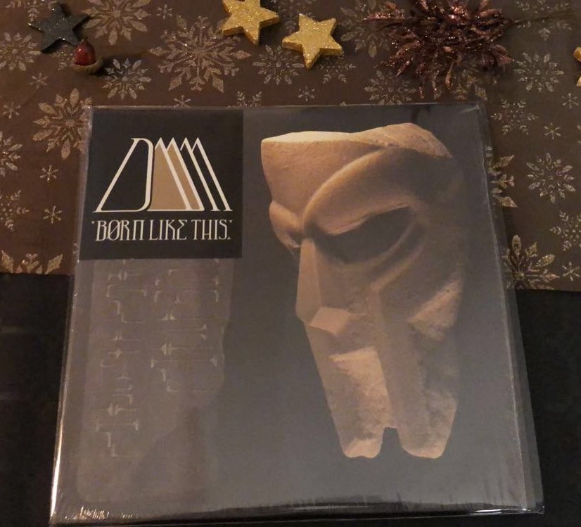 saulbey1's tweet image. 01/01/2022. #4tonnes 
#NewYearsResolutionFail #MFDOOM