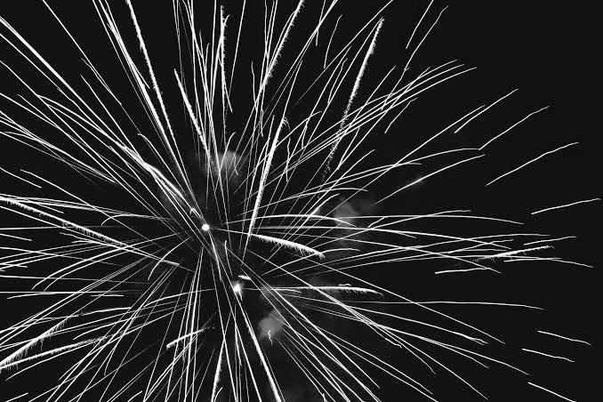 — 𝐃𝐢𝐯𝐢𝐧𝐚 𝐂𝐨𝐦𝐦𝐞𝐝𝐢𝐚.

   Sajak-sajak itu tiba-tiba saja berdengung di pagi yang suram, membawa Xiao bernostalgia pada rasa-rasa yang pernah ia reguk selaiknya candu.

#AlbeXiao #Albedo #Xiao #GIFicSparkles

    ⇓ ⇓ ⇓ ⇓ ⇓ ⇓ ⇓ ⇓ ⇓ ⇓ ⇓ ⇓