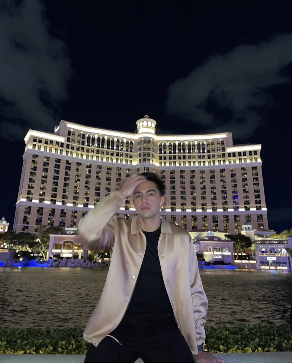 derrrmonasterio's tweet photo. ☑️ NYE in Vegas https://t.co/w8EE62gZIA