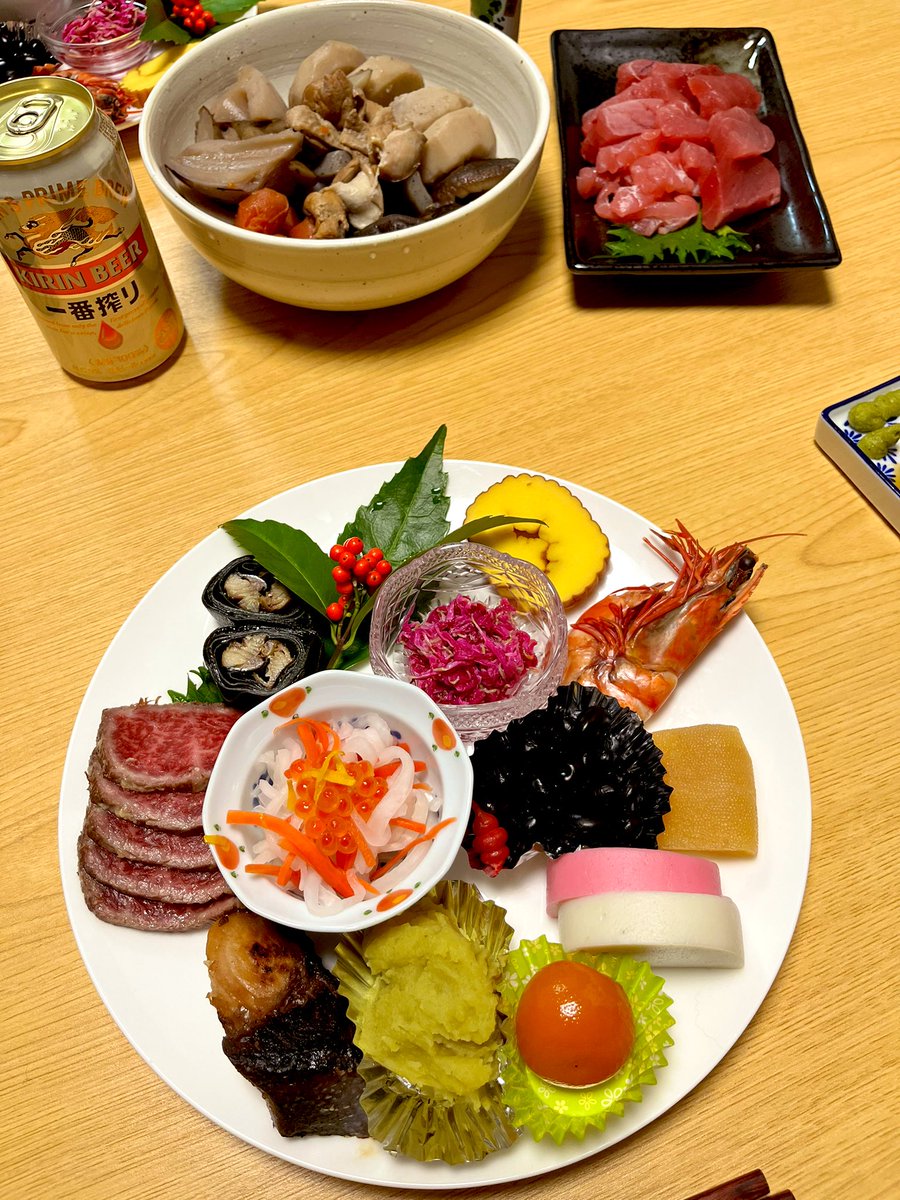 623tmr's tweet photo. おせち達✨✨

母すごいな！！ https://t.co/rt4U2lGyH8