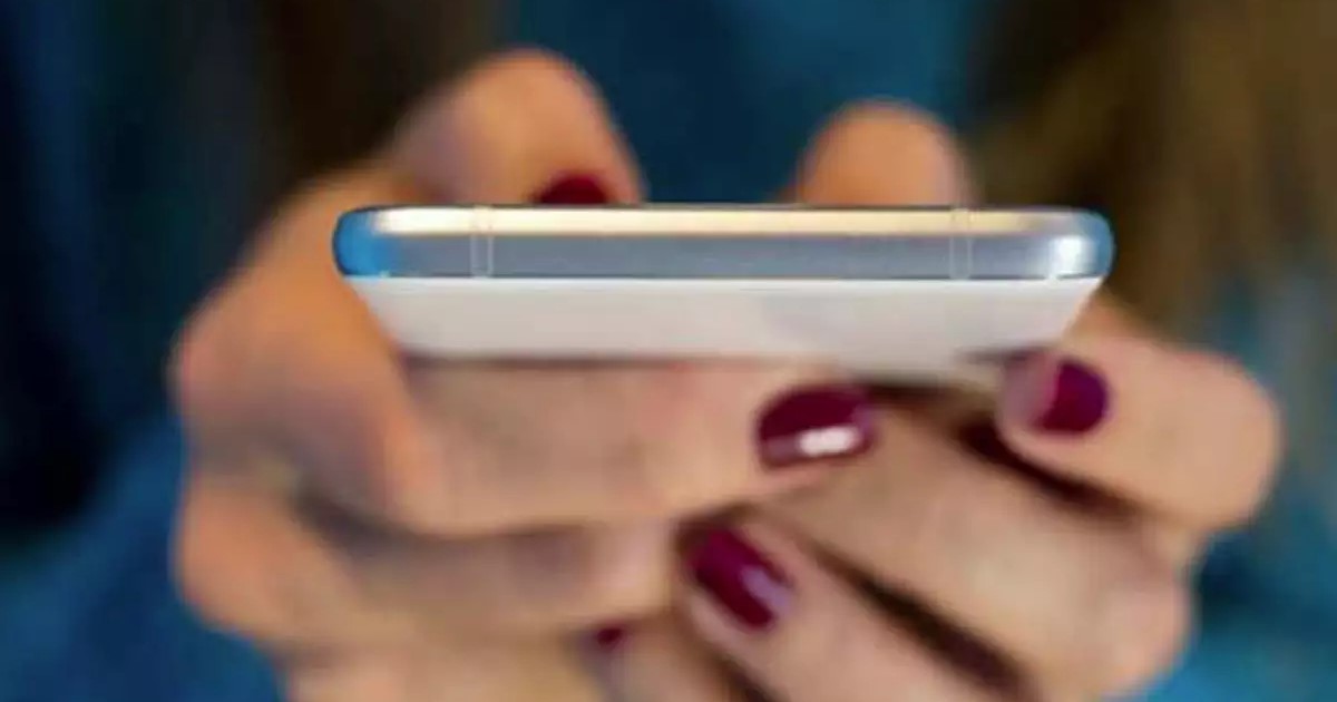 NbtTech's tweet image. मोबाइल यूजर्स के लिए जरूरी खबर? आज से बदल गए ये नियम, तुरंत जान लें वरना होगा नुकसान

navbharattimes.indiatimes.com/tech/gadgets-n…

#MobileRules #SIMCardRules #OnlinePaymentRules