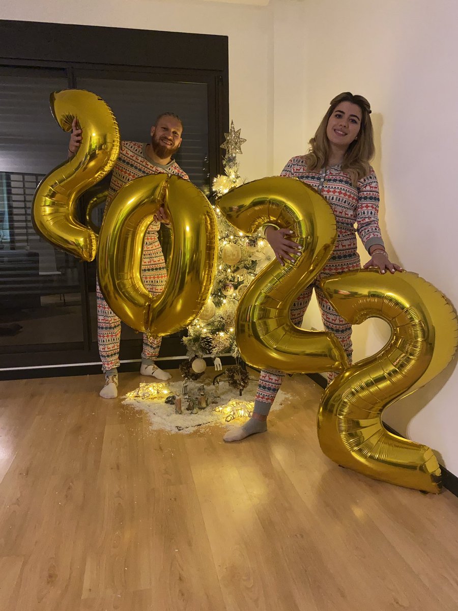 Feliz Año Nuevo 🎊🎆 🙏🏻 
<a href="/tathiv101/">TATHS</a> ♥️