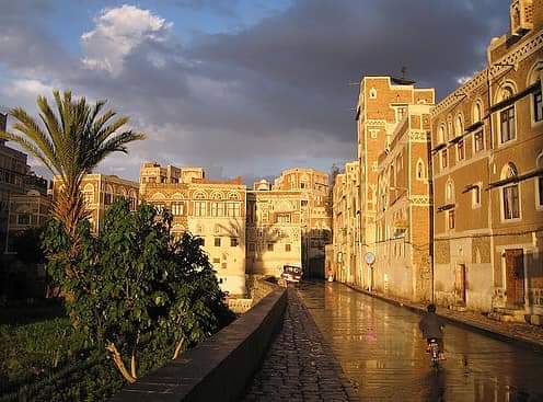 Almlk120's tweet photo. هل هناك اسم شارع او مدرسة او حتى سوق او ملعب كرة قدم يحمل اسم احداً من قادة وملوك #سباء_وحمير #وحضرموت_واوسان_وقتبان_ومعين. او حتى من اسماء رجال وأعلام #اليمن العظماء الذين كان لهم دور  بارز في نشر #الدين و #الفتوحات_الاسلامية في مشارق الارض ومغاربها؟؟! https://t.co/MLiBiPgQGk