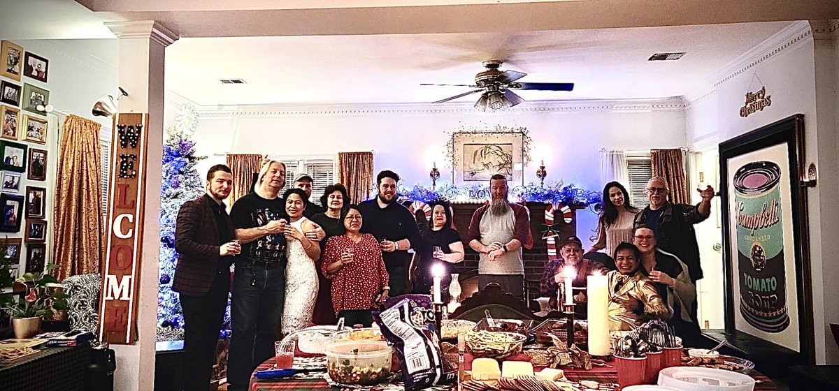 andresoriano's tweet photo. HAPPY NEW YEAR! Let the love in your soul be your guiding light this New Year 2022 the days and years ahead!#happyneeyear #peacebewithyou #loveoneanother #learnlove #teachlove #spreadlove #peaceonearth #goodwilltomen #blessed #grateful #usa ❤️🇺🇸 https://t.co/sKvw3MxKRp