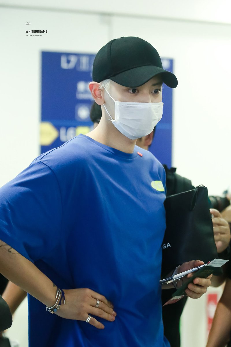 cyhourly's tweet photo. 엑소 찬열 #CHANYEOL #찬열 
#チャニョル #灿烈 https://t.co/Bz1zL7NMfm