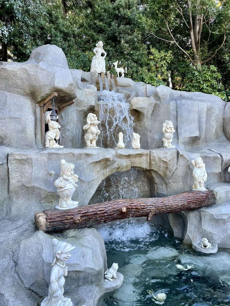 ディズニー WDCC オブジェ 白雪姫 願いの井戸 生誕60周年記念 置物