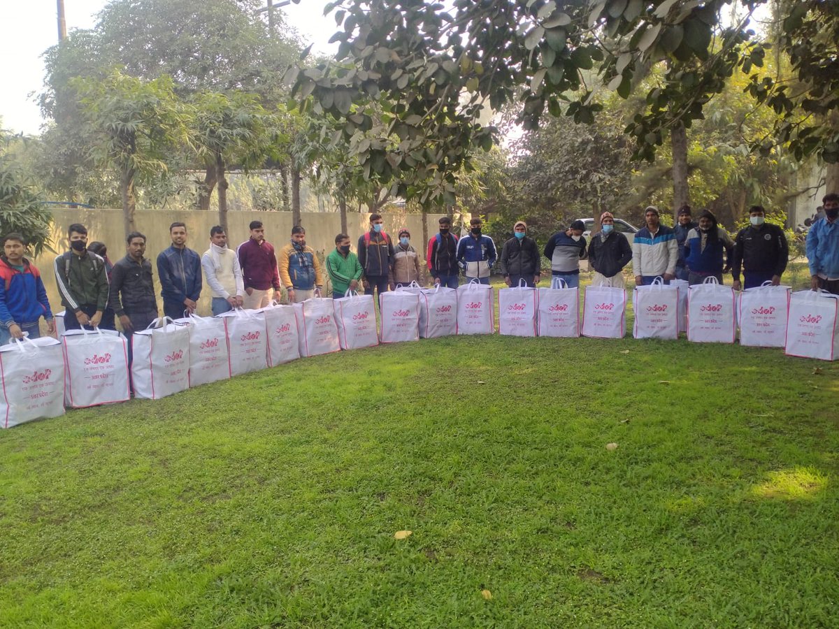GmDic3's tweet photo. ओडीओपी टूल किट एवं प्रमाण पत्र वितरण जिला उद्योग प्रोत्साहन तथा उद्यमिता विकास केंद्र गाजियाबाद https://t.co/eNPu3lR5zg