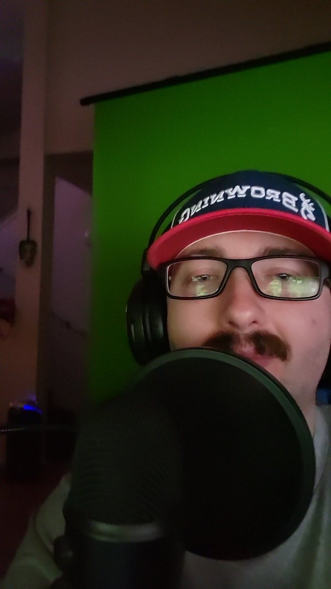 Professionalish tweet picture