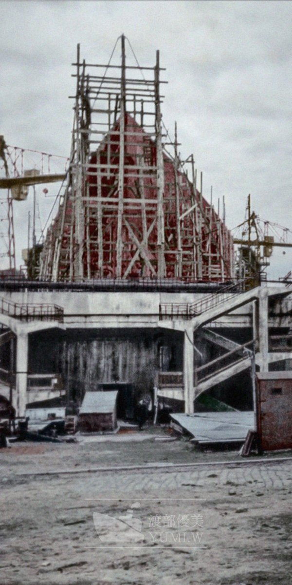 skybedz's tweet photo. Soviet Navy 🇷🇺
Sovetskaya Ukraina

#russia #russianship #battleship #construction #sovietarchitecture #sovietnavy #wwii #worldwar2 #redfleet #warship #warhistory #maritimehistory #history #art #colorization #colorized #colorizedhistory https://t.co/zoHjraOCwJ