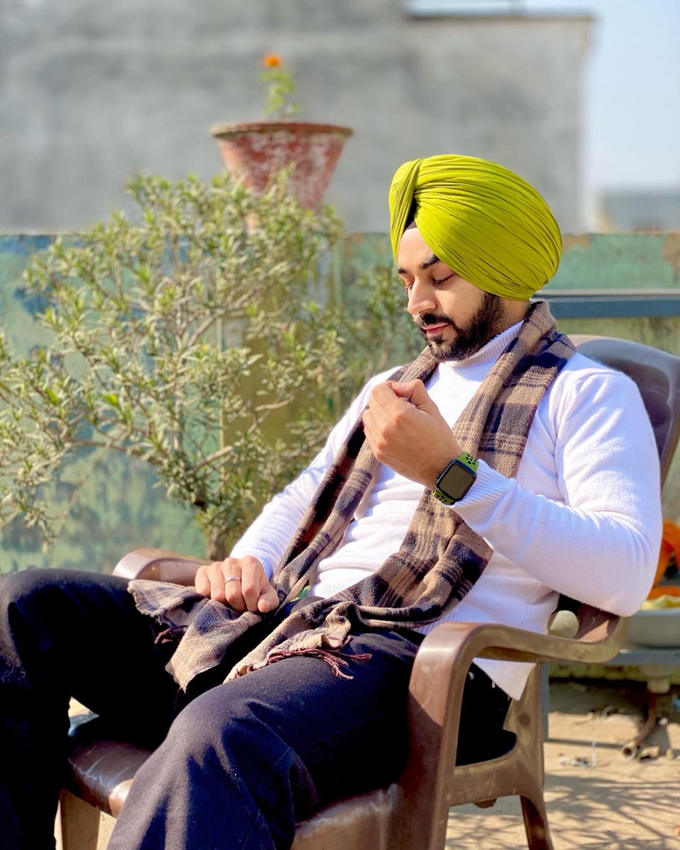 TejGurtej's tweet photo. ਛੱਡ ਦਿੱਤੇ ਨੇ ਗਿਲੇ ਗੁਸੇ ਨਵੇਂ ਸਾਲ ਦੇ ਬਹਾਨੇ ਜੀ
ਨਵੇਂ ਸਿਰੇ ਤੋਂ ਨਵੇਂ ਤਰੀਕੇ ਭਰਨ ਪਿਆਰ ਦੇ ਖ਼ਾਨੇ ਜੀ
ਪਿੱਛਲੇ ਸਾਲ ਦੇ ਵਾਂਗੂ ਆਏ ਕੁੱਝ ਕੂ ਲੋਕ ਇਹੋ ਜੇਹ ਜੋ
ਬਣਕੇ ਲੱਖ ਦੇ ਵਾਂਗੂ ਆਏ ਰਹਿਗਏ ਬਣਕੇ ਆਨੇ ਜੀ
ਨਵਾਂ ਸਾਲ ਮੁਬਾਰਕ
ਤੇਜ ਗੁਰਤੇਜ✍️
#HappyNewYear https://t.co/PucBZe53kS
