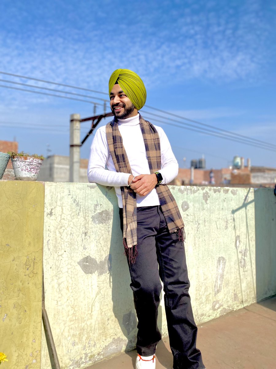 TejGurtej's tweet photo. ਛੱਡ ਦਿੱਤੇ ਨੇ ਗਿਲੇ ਗੁਸੇ ਨਵੇਂ ਸਾਲ ਦੇ ਬਹਾਨੇ ਜੀ
ਨਵੇਂ ਸਿਰੇ ਤੋਂ ਨਵੇਂ ਤਰੀਕੇ ਭਰਨ ਪਿਆਰ ਦੇ ਖ਼ਾਨੇ ਜੀ
ਪਿੱਛਲੇ ਸਾਲ ਦੇ ਵਾਂਗੂ ਆਏ ਕੁੱਝ ਕੂ ਲੋਕ ਇਹੋ ਜੇਹ ਜੋ
ਬਣਕੇ ਲੱਖ ਦੇ ਵਾਂਗੂ ਆਏ ਰਹਿਗਏ ਬਣਕੇ ਆਨੇ ਜੀ
ਨਵਾਂ ਸਾਲ ਮੁਬਾਰਕ
ਤੇਜ ਗੁਰਤੇਜ✍️
#HappyNewYear https://t.co/PucBZe53kS