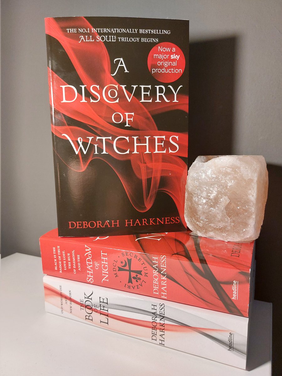 ravingbooks's tweet photo. I have decided to start 2022 off with reading the All Souls Discovery Of Witches Trilogy in January I cannot wait to dive in #discoveryofwitches #allsoulstrilogy #deborahharkness #witches #BookTwitter #bookstagram #books https://t.co/TeYW7xT1VT
