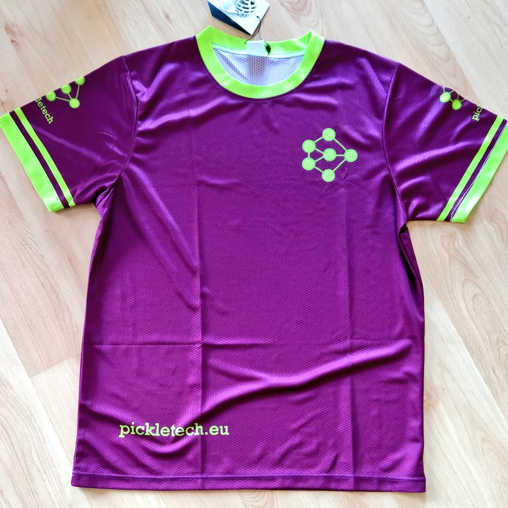 CERNtripetas's tweet photo. Ya tenemos merchandising corporativo (línea deportiva)! En un futuro me encantaría poder abrir una tienda online con estos y más productos de tu empresa de Ciencia de Datos de referencia! #pickletech https://t.co/5PcmofOOe3