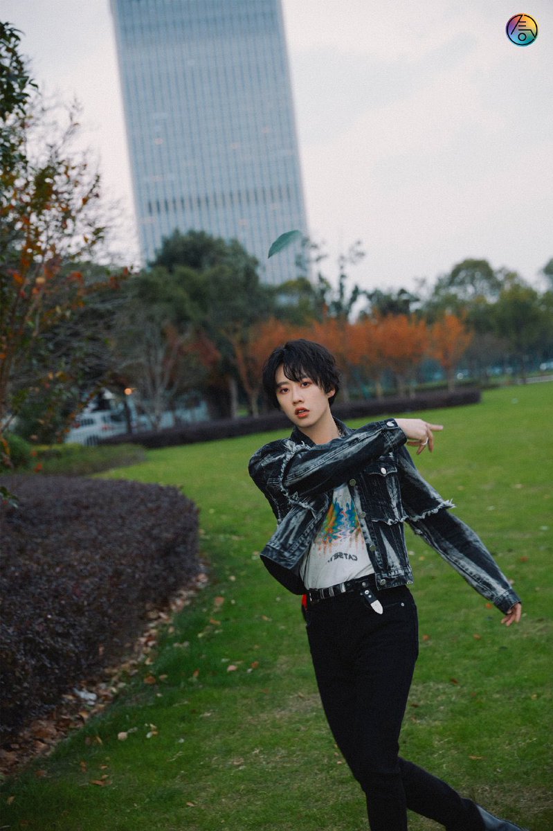 BandLeague's tweet photo. #李润祺 #闪光的乐队 即将闪亮登场
#Lirunqi’s music miracle is about hit us again in #flashband tonight https://t.co/cHUSRONmf8