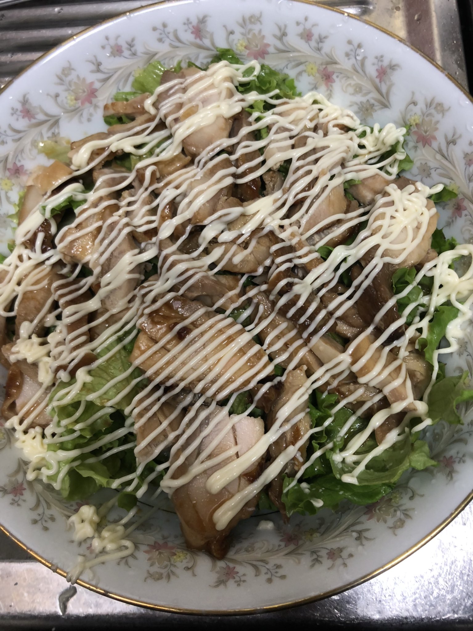 みーやん おうちで晩御飯 実家 ヒラソ ヒラマサ のしゃぶしゃぶ 照り焼きチキンサラダ 昨日食べたのはカンパチで 今日食べたのはヒラソだと発覚 似てるから分かんねぇー しゃぶしゃぶと刺身の二刀流 美味かった 宇部のお酒 貴も最高でした T