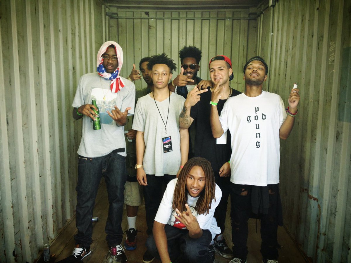 AnwarCarrots's tweet photo. Peas J Troy Asaad https://t.co/cq52zJqqeR