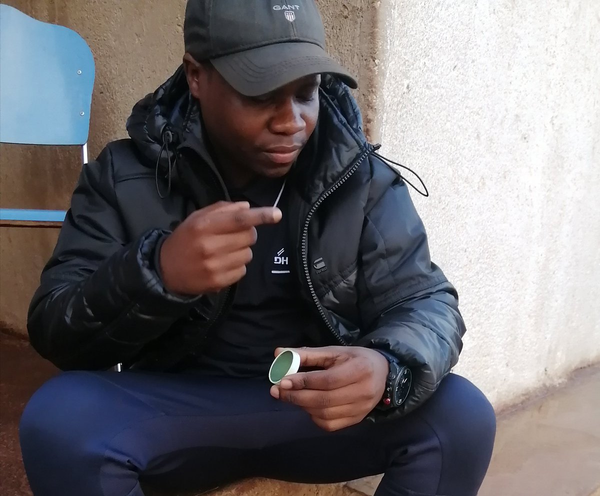 What is your weather condition in your area right now 🤔 mine 😭😭😭❄ ❄ ❄