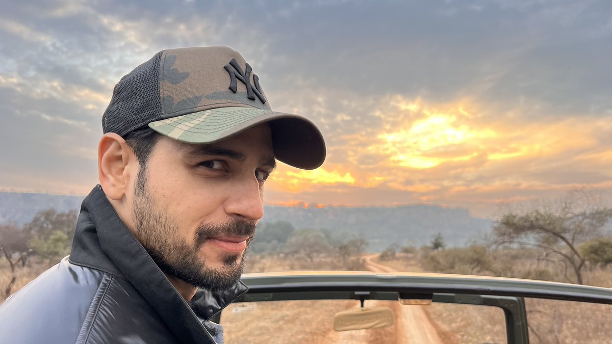 SidMalhotra tweet picture