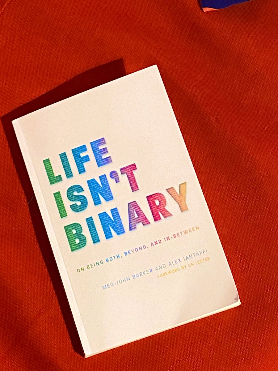 Two books that shaped my perspective this year ✨ <a href="/TheMaeMartin/">Mae Martin</a> @XTaffi @megjohnbarker