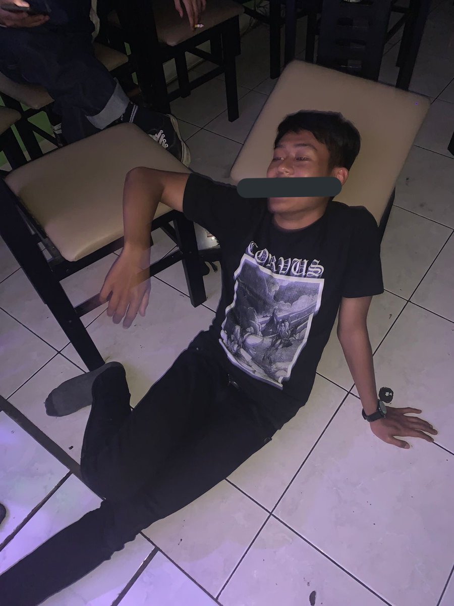 mhwnk_'s tweet photo. Pernah nga mabok sampe opasitasnya nol https://t.co/KCNLbt2ZPH