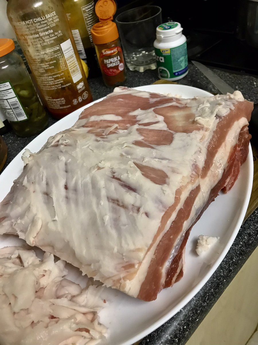 tantrictrevbbq's tweet photo. Itβs onπ€π₯π€π₯π€π₯#porkribs #bbqribs #smoking #lownslow #longcook #weber #conconutbriquettes https://t.co/4JmQFbLL2v