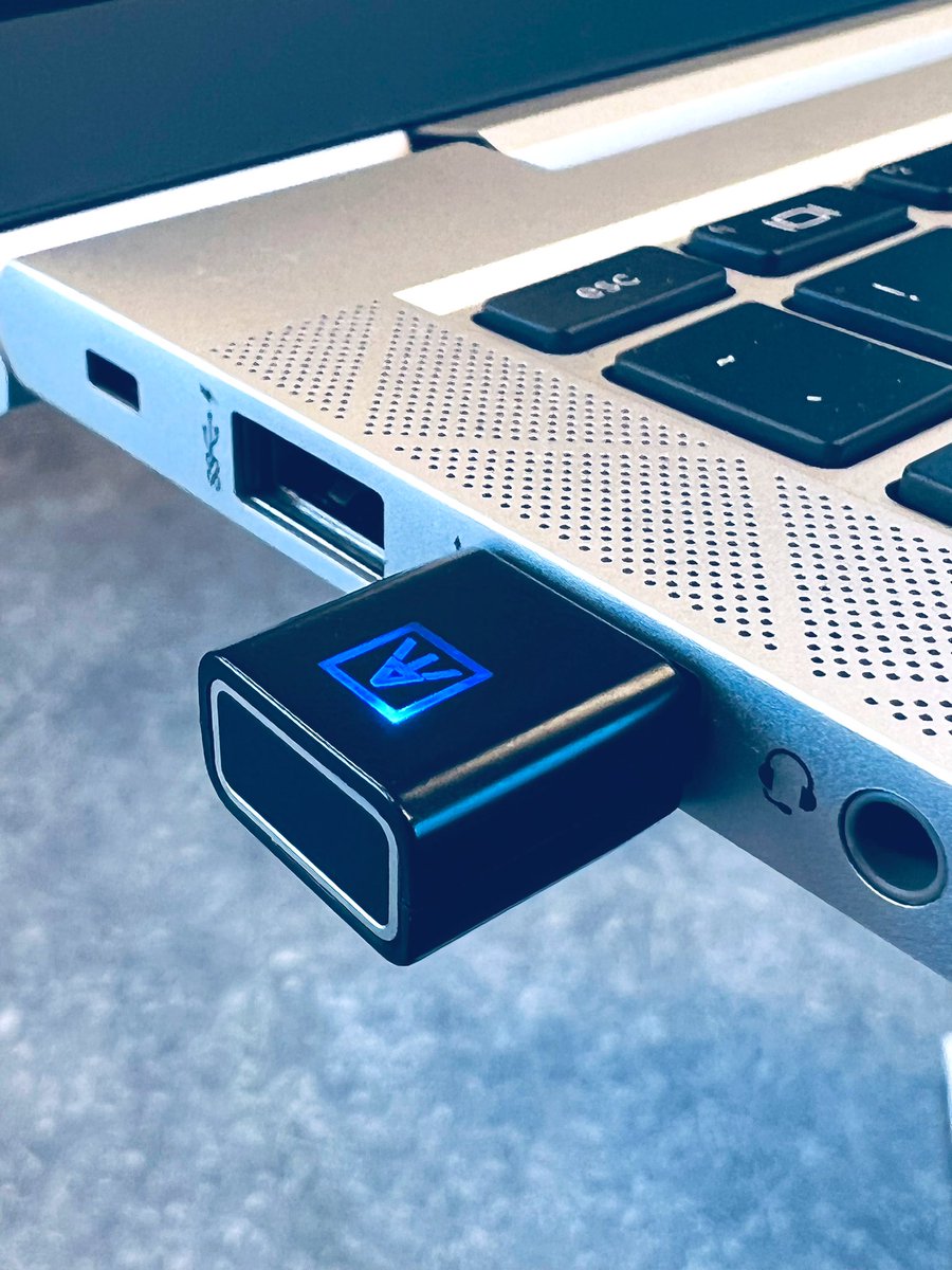 Is going #passwordless on your New Year’s resolutions list? 

Like &amp; Retweet, and I’ll pick a lucky winner next week. Winner will receive a <a href="/authentrend/">Authentrend</a> FIDO2 key with biometrics to kickstart your passwordless adventure! 🍀