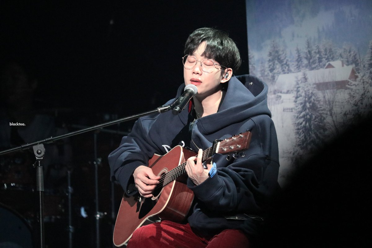 10blacktea's tweet photo. 211226 Please Don't Stop Your Singing
#10CM #십센치 #권정열 https://t.co/MudOfJEFcg