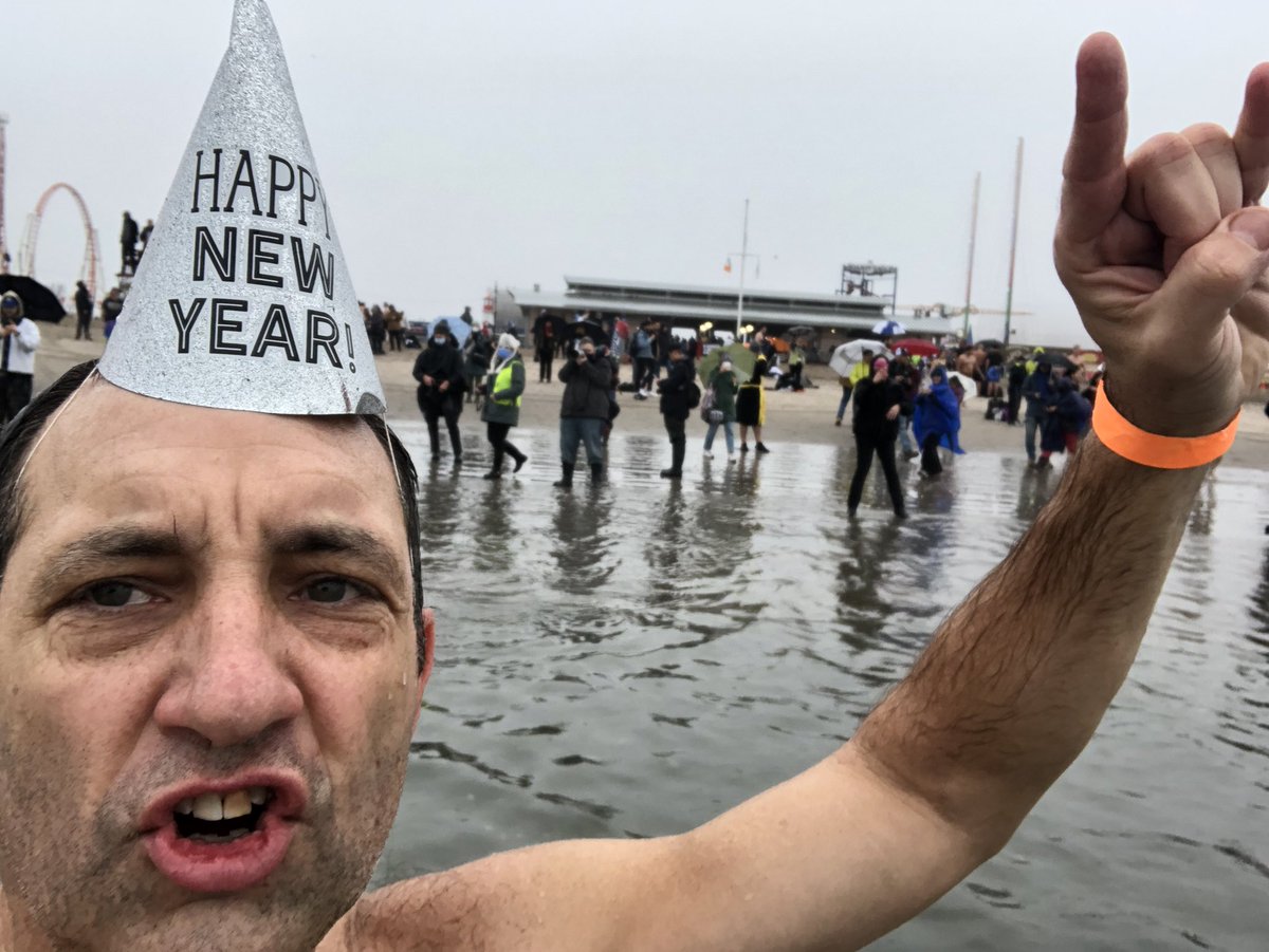 AaronSmithCNN's tweet image. That was a refreshing swim! Happy New Year from the Coney Island Polar Bear Plunge!