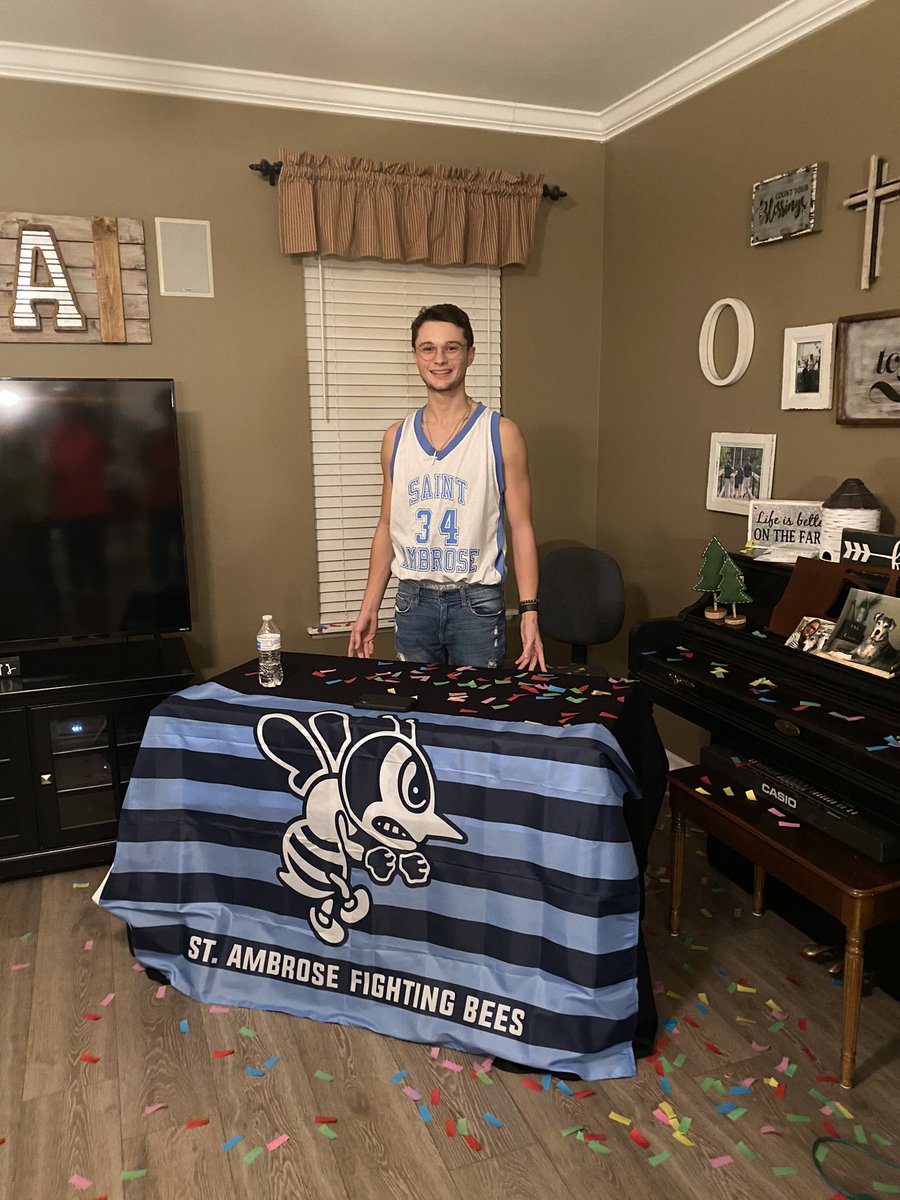 N_Turf03's tweet photo. I am extremely excited and blessed to announce that I will be committing and continuing my academic and athletics career at St.Ambrose University!
Go Bee’s🐝🐝 https://t.co/NYBEAcio4n