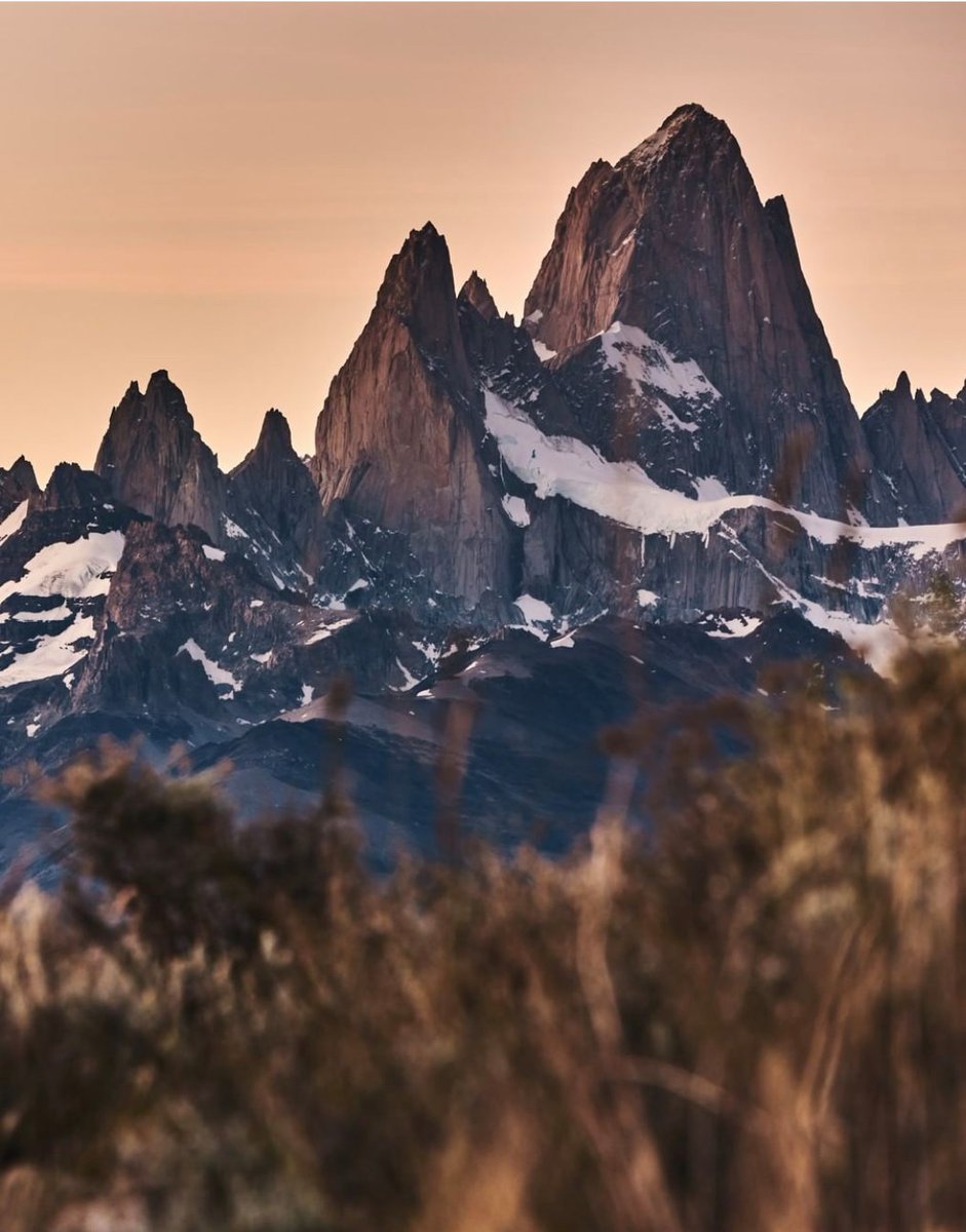 patagoniahero's tweet photo. The trek to Monte Fitz Roy starts in El Chalten and it is considered one of the most beautiful treks in Argentina. It is especially impressive when surrounded by dramatic storm clouds. Who would you go on this trek with?
#ElChalten #MonteFitzroy #Argentina https://t.co/hydymjSfRZ