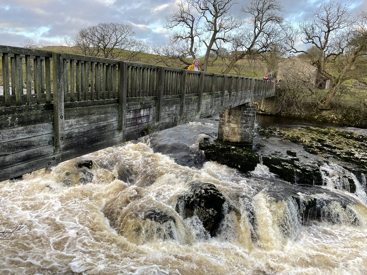 CavMaxi's tweet photo. Starting the New Year with a #cheekyonenighter in the Dales today 🌿 ☀️ 💦 This is me at Linton Falls, pretty rapid this afternoon so had to go upstream for a calmer spot #watermaxi  #ridetherapids https://t.co/LJibHCYNBU