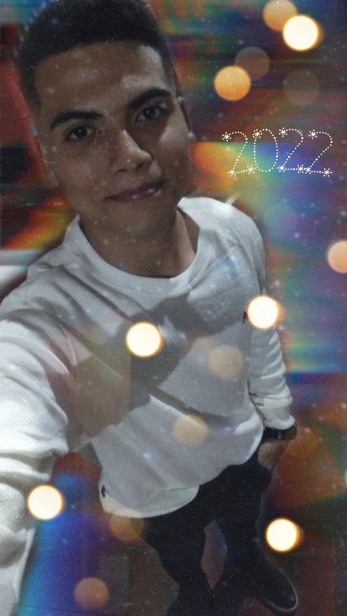 Eibert10's tweet photo. Happy New Year 2022🙏🏼🎆🎉 https://t.co/1YHRIB1Oo4