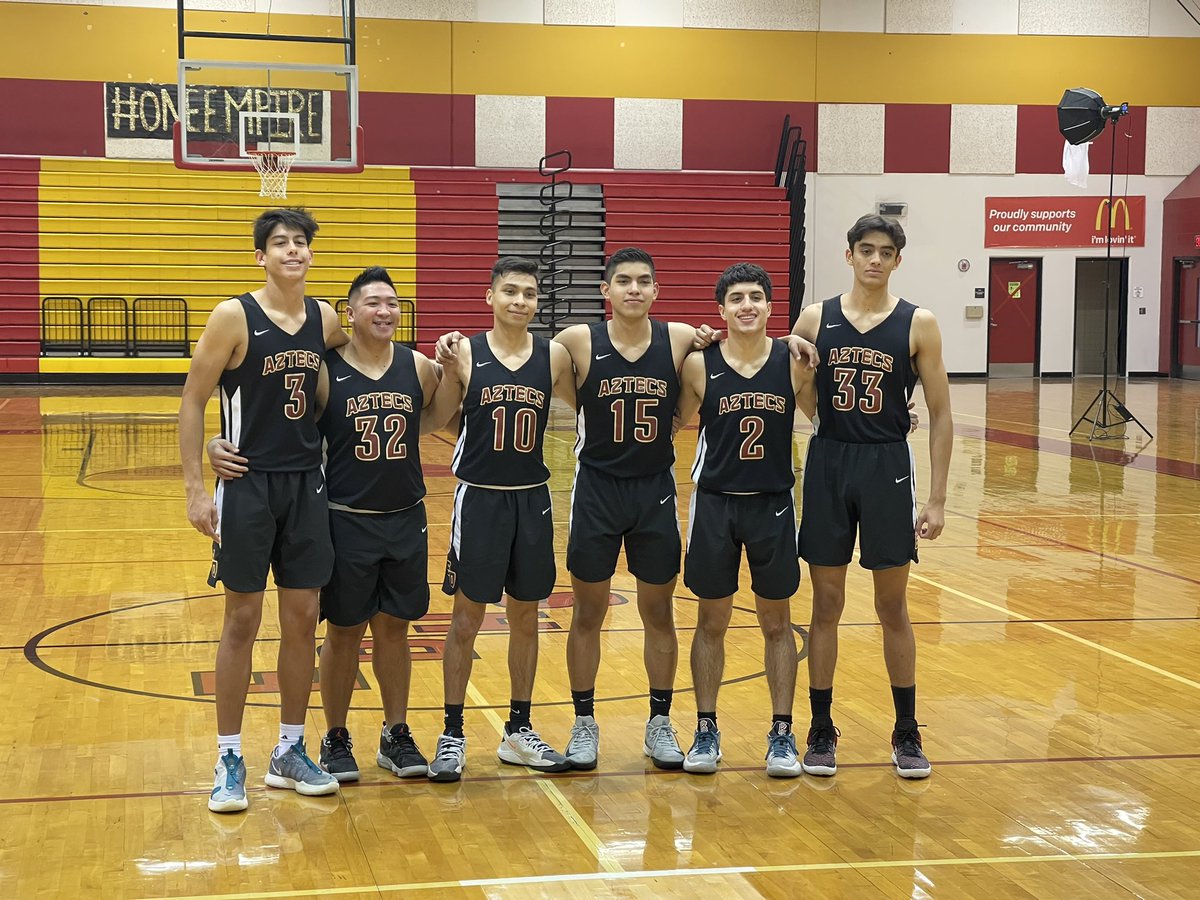 Happy New Year to all in 915 &amp; everyone at the Aztec Empire from Aztec boys basketball staff, program &amp; class of 2022 Senior hoopers! May you receive only great blessings this year! AWTWD. <a href="/Coach1Martinez/">Frank Martinez</a> <a href="/EDAztecs_HS/">Patricia Pedroza</a> <a href="/Agon9494/">Coach Gonzalez</a> <a href="/MLuera22_EDHS/">Mike Luera</a> #OneEmpire #TeamSISD #AztecEmpire