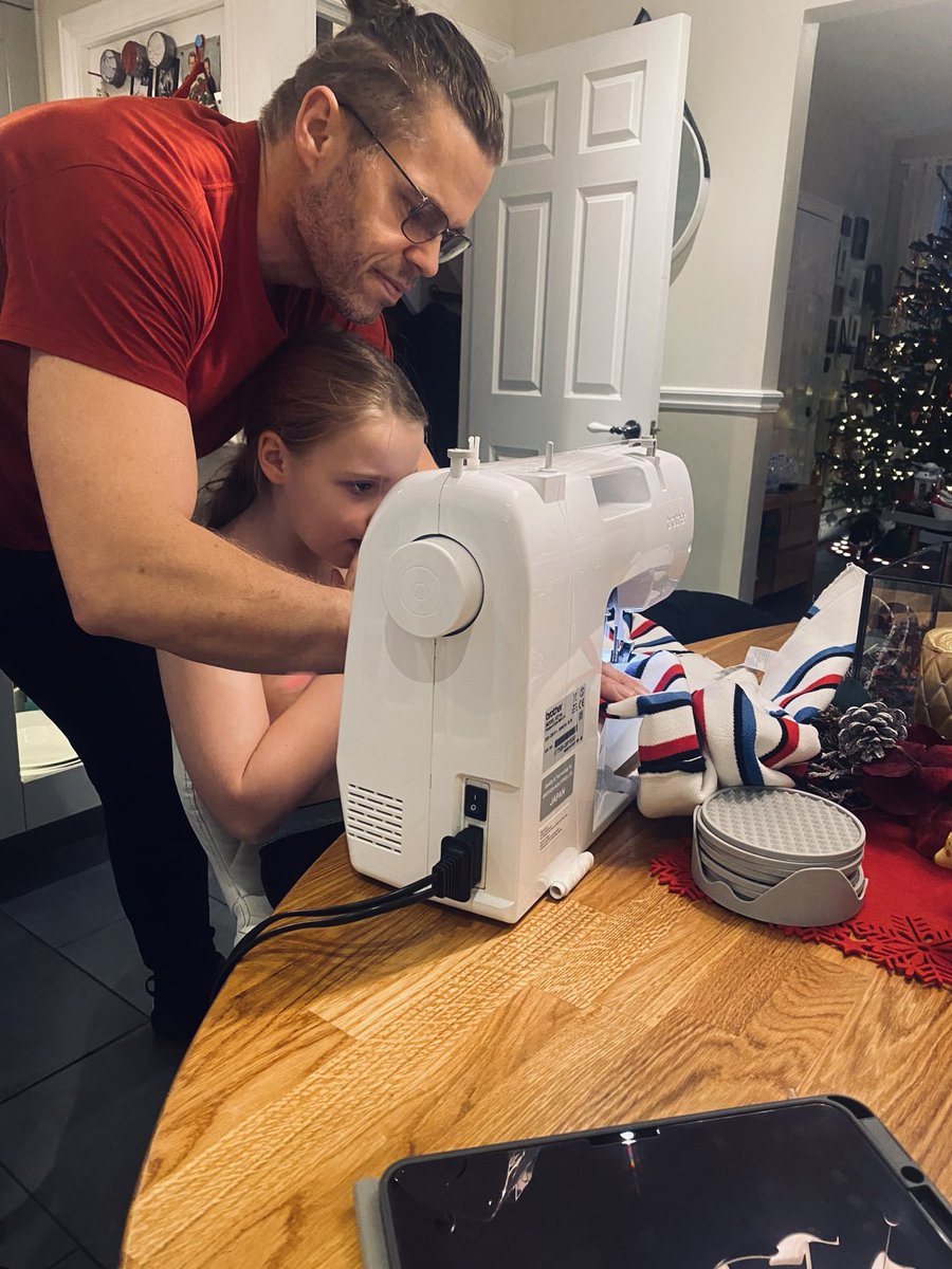 klaustrup's tweet photo. Ella tore her jumper so is learning to fix it herself #littlemachine #askdadnotme https://t.co/AuHP8ieX7H