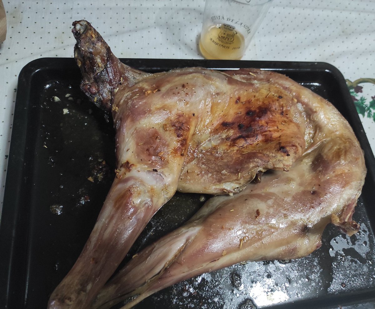 DieguSG's tweet photo. Filiz añu, @LRenovera.
En casa, encanta@s d'alimentá-'l cambéu…
😋
https://t.co/6XcQnzprQU https://t.co/9XqWa3nnpV