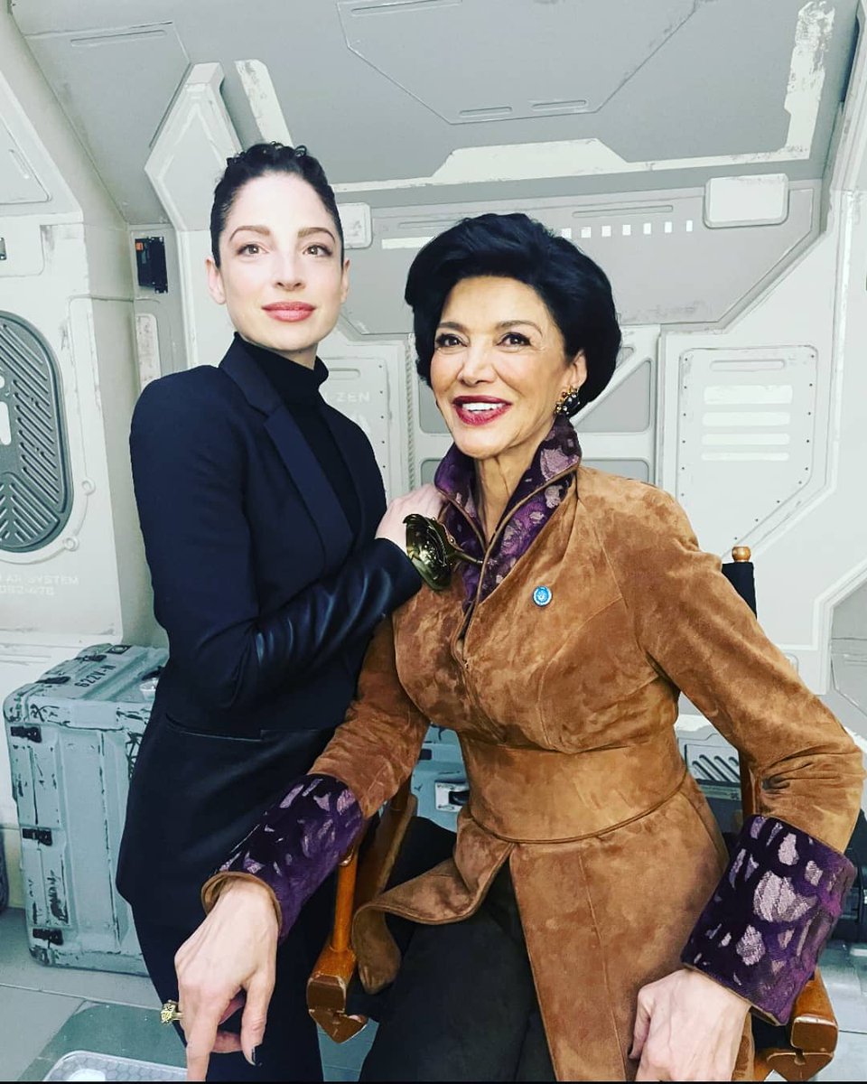 Anna Hopkins tweet media