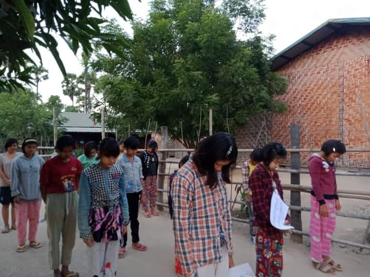 CALENDULA145's tweet photo. A protest movement to eradicate the Fascists Military dictators until they fall was held by residents including generation alpha in a village of Yinmarpin Township in this evening.

#ToFederalDemocracy2022
#2022Jan1Coup
#WhatsHappeningInMyanmar https://t.co/OI8mCdHDLN