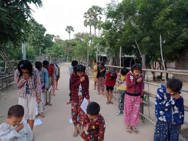 CALENDULA145's tweet photo. A protest movement to eradicate the Fascists Military dictators until they fall was held by residents including generation alpha in a village of Yinmarpin Township in this evening.

#ToFederalDemocracy2022
#2022Jan1Coup
#WhatsHappeningInMyanmar https://t.co/OI8mCdHDLN