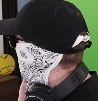 Jam_Scxnezz's tweet photo. @Memeulous what the fuck is going on with your neck https://t.co/CTgtXhxQuD