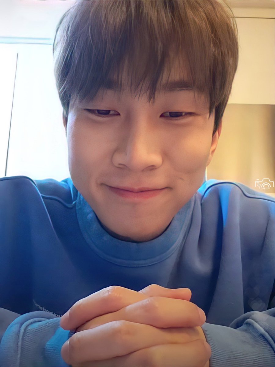 btobpicts's tweet photo. 📸20220101

Seo Eunkwang instagram live💙

#SEO_EUNKWANG #서은광 
#BTOB #비투비 @OFFICIALBTOB https://t.co/q8fHsDABRU