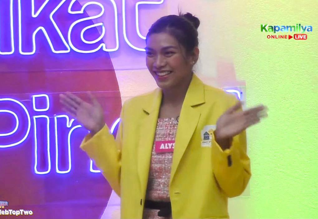 AlyssaValdez2's tweet photo. We made it fam!!! 🥺
PBB KUMU CELEB TOP TWO !!! 🙏🏼

Alyssa Valdez, ang heartstrong phenom ng Batangas! 👏🏼

Marami pong salamat for all your love and support for Alyssa!! 🥰

•Posted by Alyssa’s Management•

#PBBKumuCelebTopTwo #AlyssaValdez2Official #PBBKumunitySeason10 https://t.co/oexgQYrhRZ