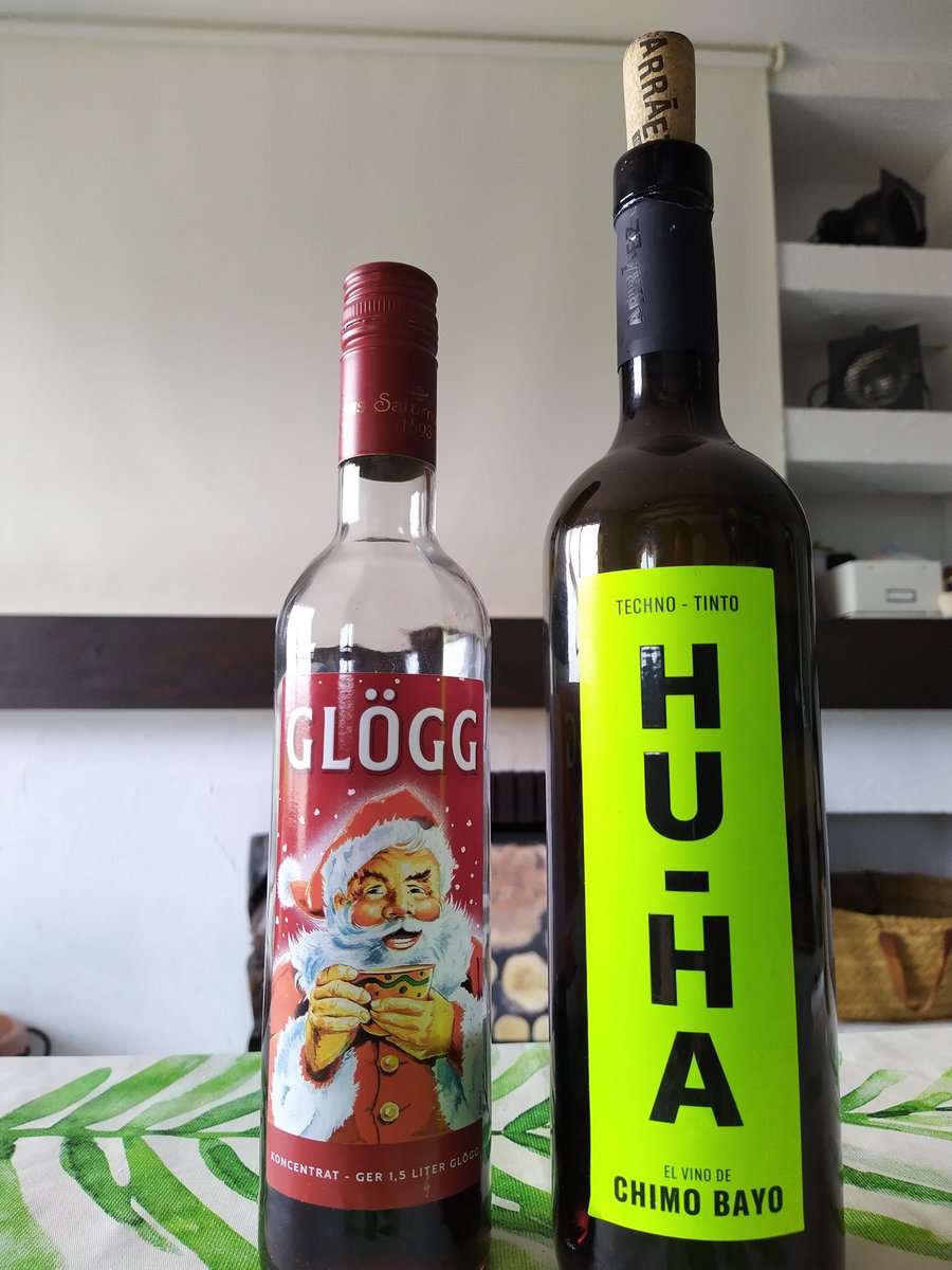 mabel_rincon's tweet photo. Entrando en 2022 como  (@ChimoBayo )Dios manda!!

Muchas gracias @michinmaru y @koperpot por el regalo. 🙌🙌

@BodegasArraez vino y comedia. Qué mas se puede pedir!!
#2022 https://t.co/QUwgGckocX