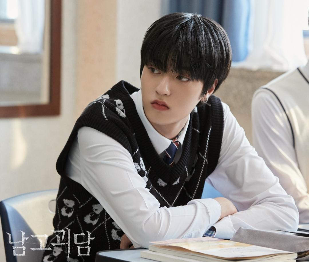 aeiouvwxyz19's tweet image. Ep. 8 behind photos
#TheMysteriousClassEp8 #TREASURE_WEB_DRAMA @treasuremembers
